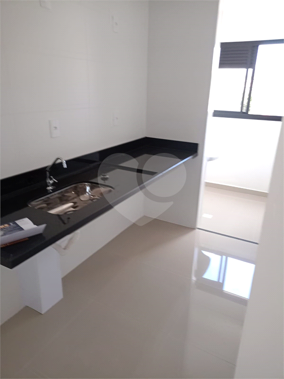 Apartamento à venda com 2 quartos, 65m² - Foto 18