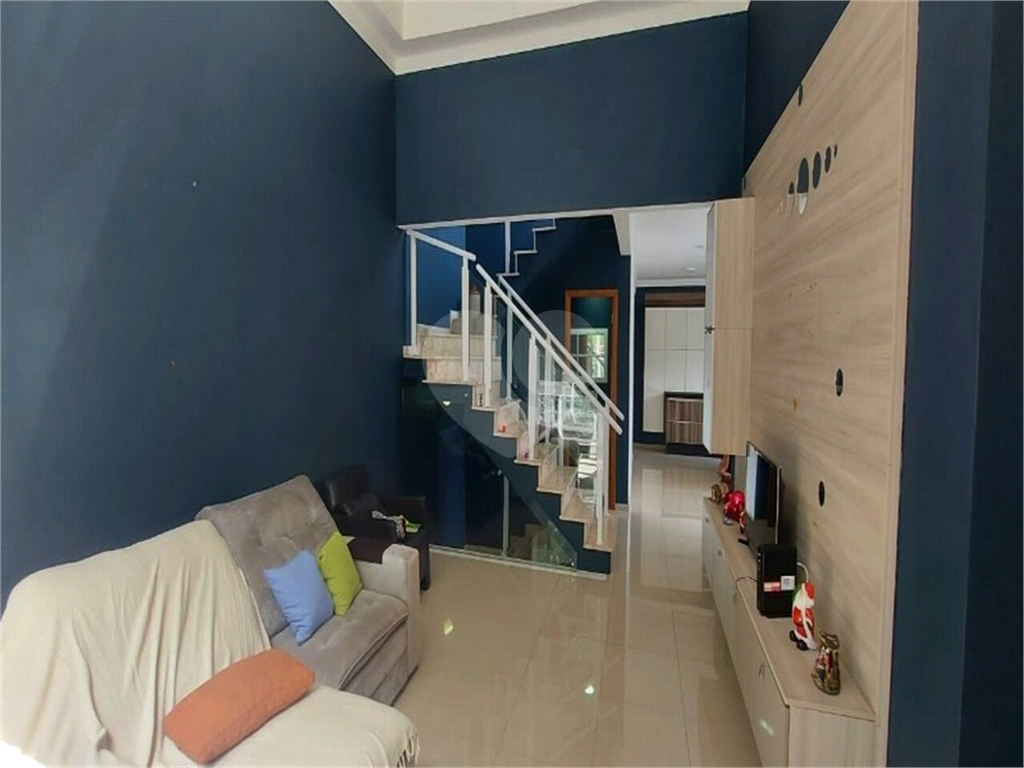 Lindo sobrado em condominio fechado 