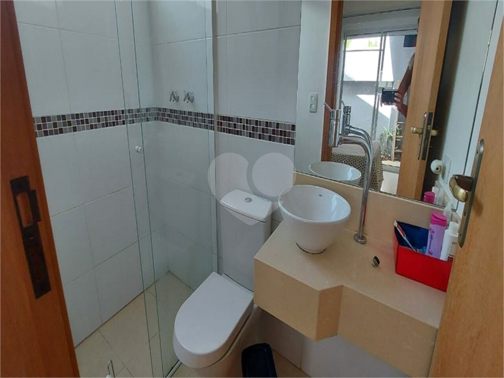 Lindo sobrado em condominio fechado 