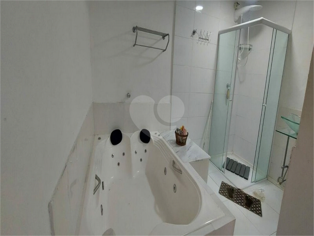 Lindo sobrado em condominio fechado 