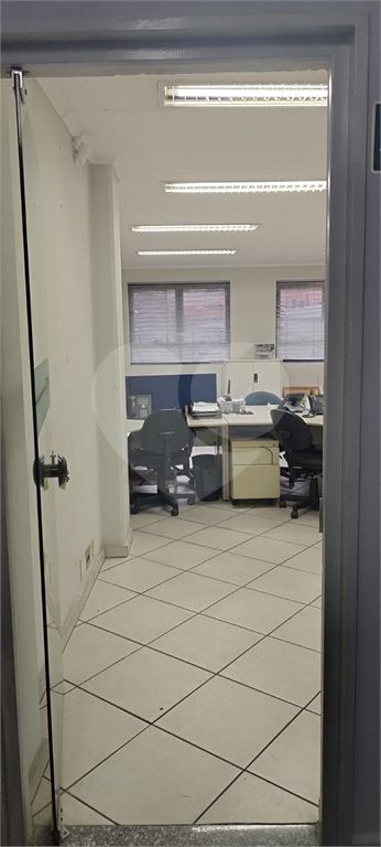 Oportunidade Única: Prédio Comercial no Coração do Centro Histórico de São Paulo