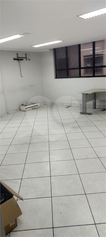 Oportunidade Única: Prédio Comercial no Coração do Centro Histórico de São Paulo