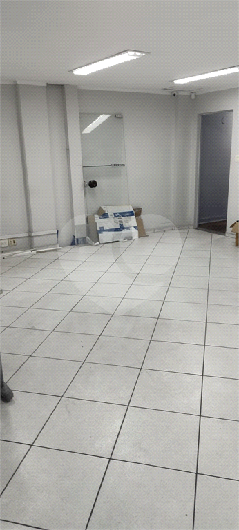 Oportunidade Única: Prédio Comercial no Coração do Centro Histórico de São Paulo