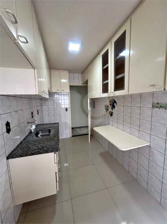 Apartamento à venda com 2 quartos, 60m² - Foto 3