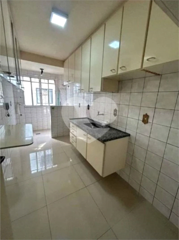 Apartamento à venda com 2 quartos, 60m² - Foto 20