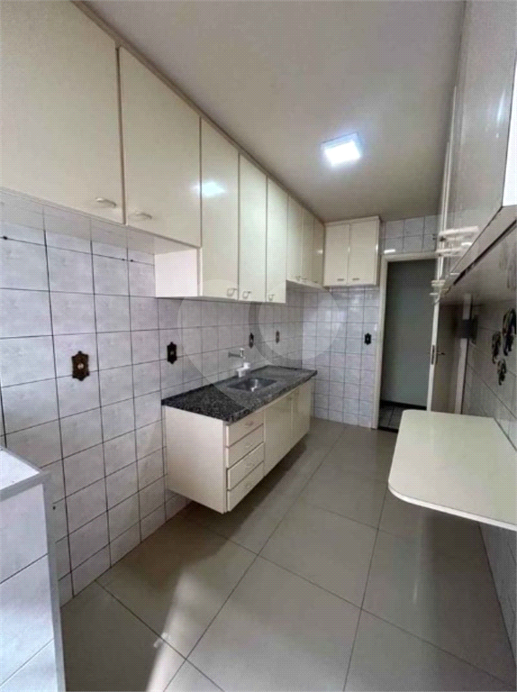 Apartamento à venda com 2 quartos, 60m² - Foto 2