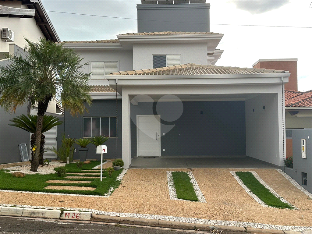 Casa à venda com 4 quartos, 226m² - Foto 1