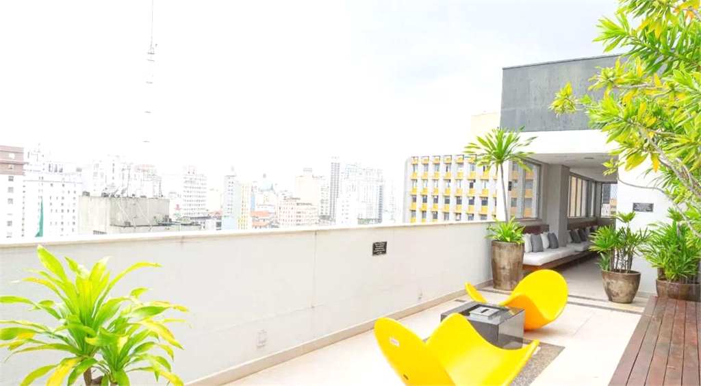 APARTAMENTO em CENTRO
