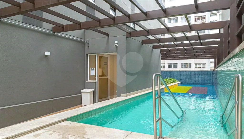 APARTAMENTO em CENTRO