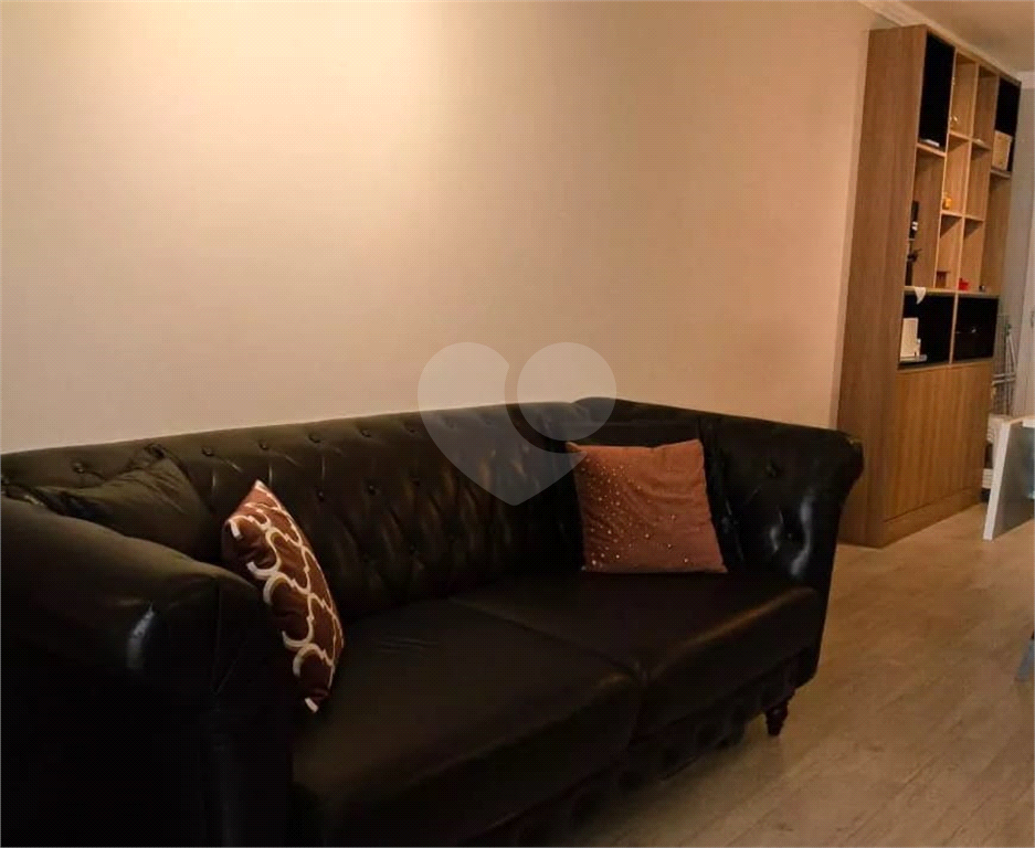 APARTAMENTO em CENTRO