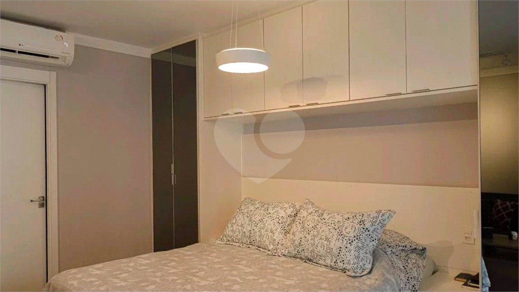 APARTAMENTO em CENTRO