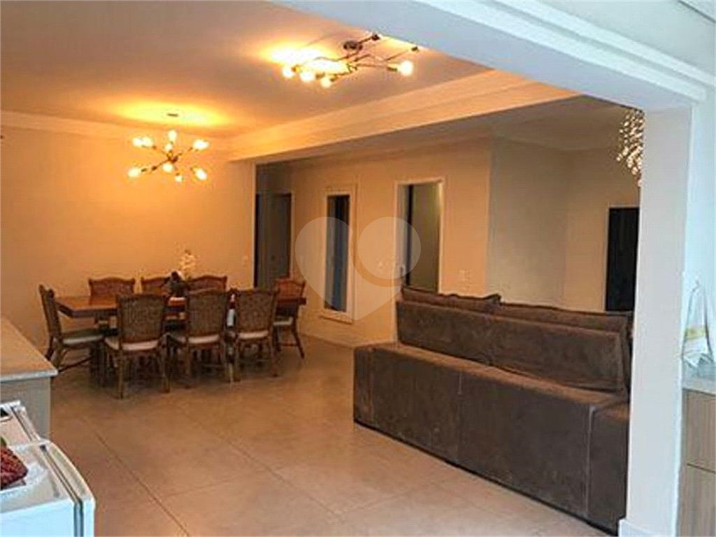 APARTAMENTO À VENDA EM ALPHAVILLE 