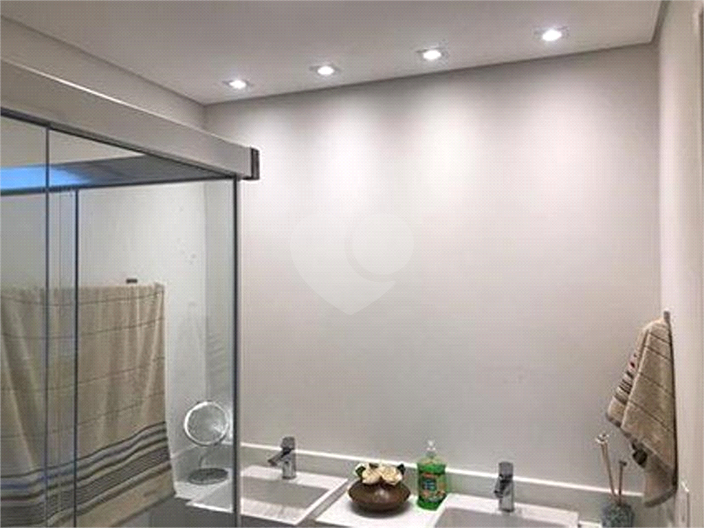 APARTAMENTO À VENDA EM ALPHAVILLE 
