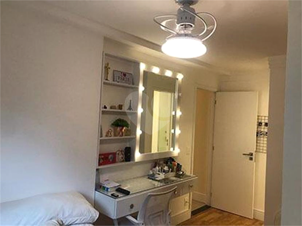 APARTAMENTO À VENDA EM ALPHAVILLE 