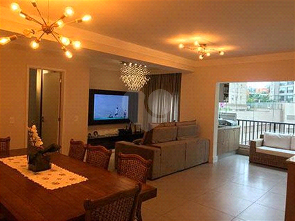 APARTAMENTO À VENDA EM ALPHAVILLE 