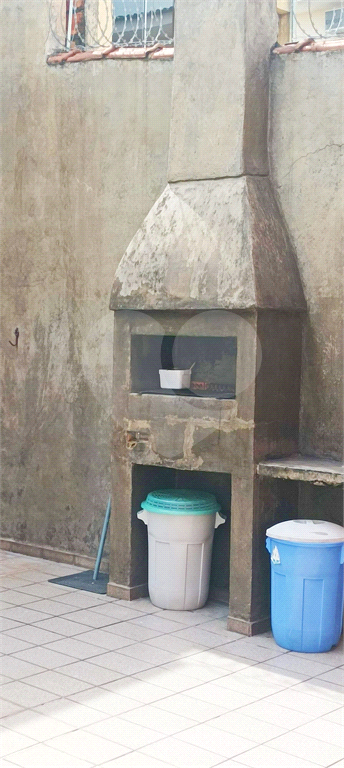 VENDE-SE SOBRADO COM 3 DORM, 1 SUITE, EDICULA COM 2 APARTAMENTOS E DUAS VAGAS NA PEDRO BUENO