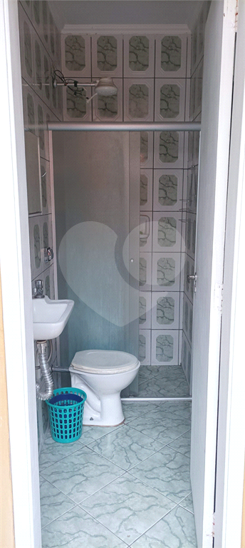VENDE-SE SOBRADO COM 3 DORM, 1 SUITE, EDICULA COM 2 APARTAMENTOS E DUAS VAGAS NA PEDRO BUENO