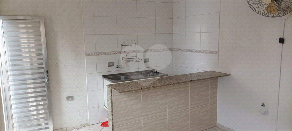 VENDE-SE SOBRADO COM 3 DORM, 1 SUITE, EDICULA COM 2 APARTAMENTOS E DUAS VAGAS NA PEDRO BUENO