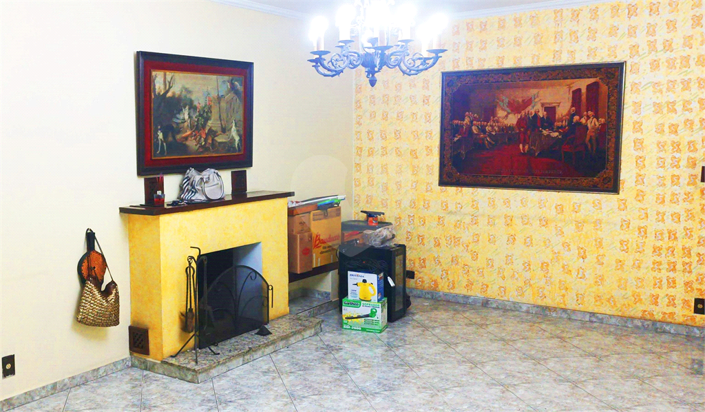 VENDE-SE SOBRADO COM 3 DORM, 1 SUITE, EDICULA COM 2 APARTAMENTOS E DUAS VAGAS NA PEDRO BUENO