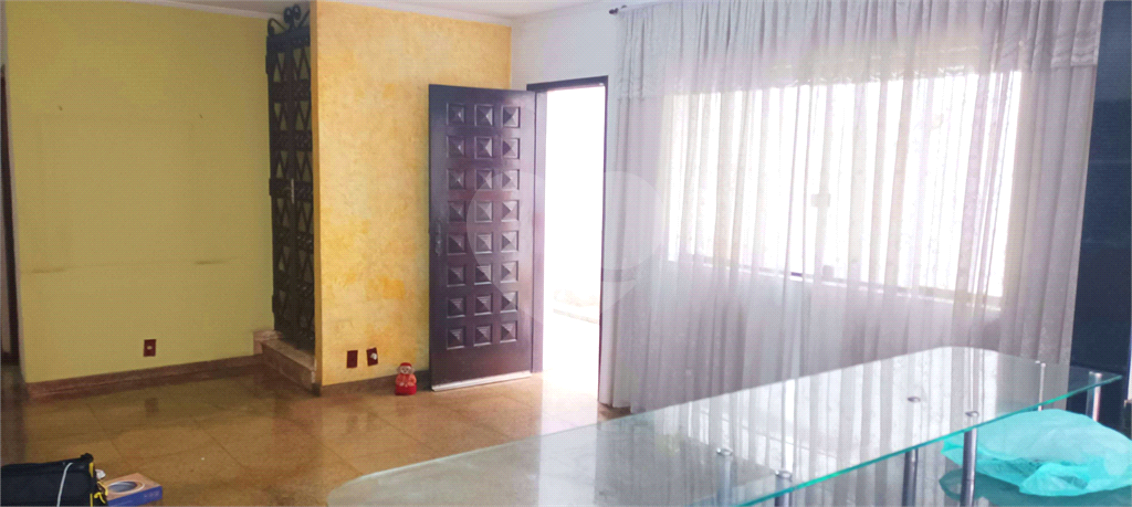 VENDE-SE SOBRADO COM 3 DORM, 1 SUITE, EDICULA COM 2 APARTAMENTOS E DUAS VAGAS NA PEDRO BUENO
