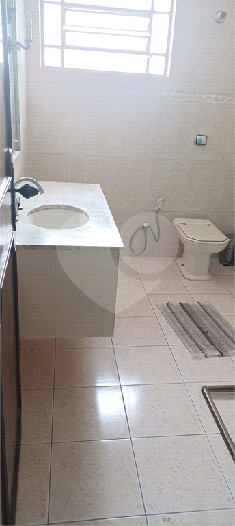 VENDE-SE SOBRADO COM 3 DORM, 1 SUITE, EDICULA COM 2 APARTAMENTOS E DUAS VAGAS NA PEDRO BUENO