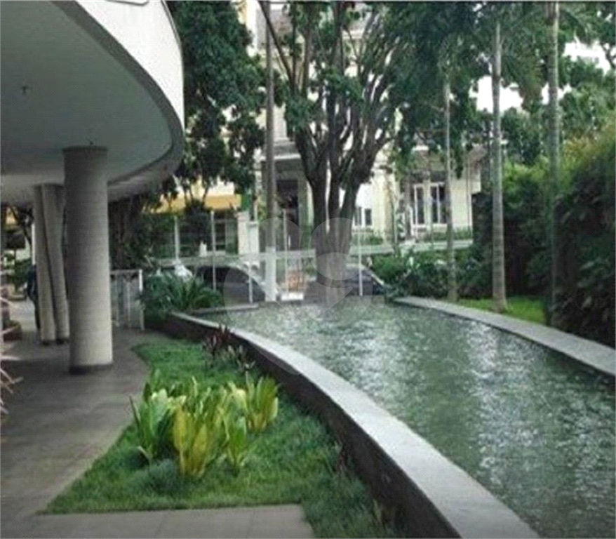 Conjunto comercial a venda na Liberdade