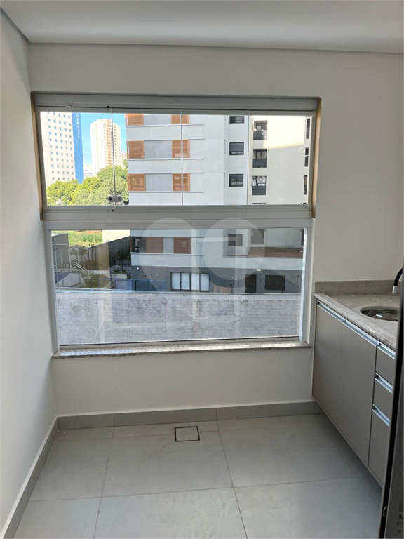 Apartamento para alugar com 1 quarto, 64m² - Foto 17