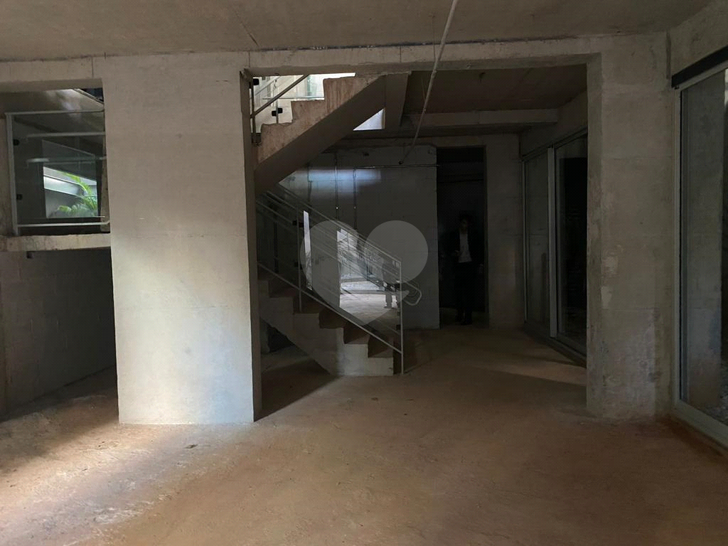 LOJA em PINHEIROS