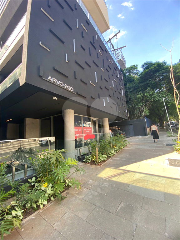 LOJA em PINHEIROS