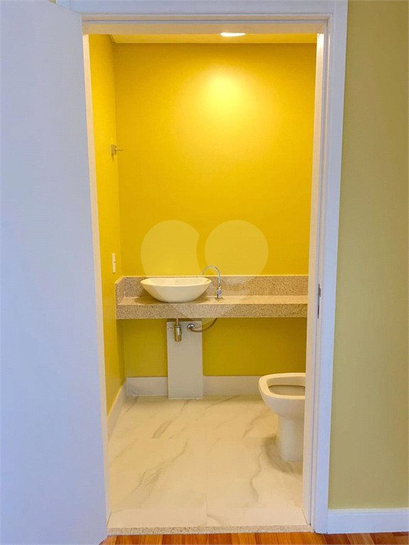 Conjunto comercial para venda ou  locação em Moema.