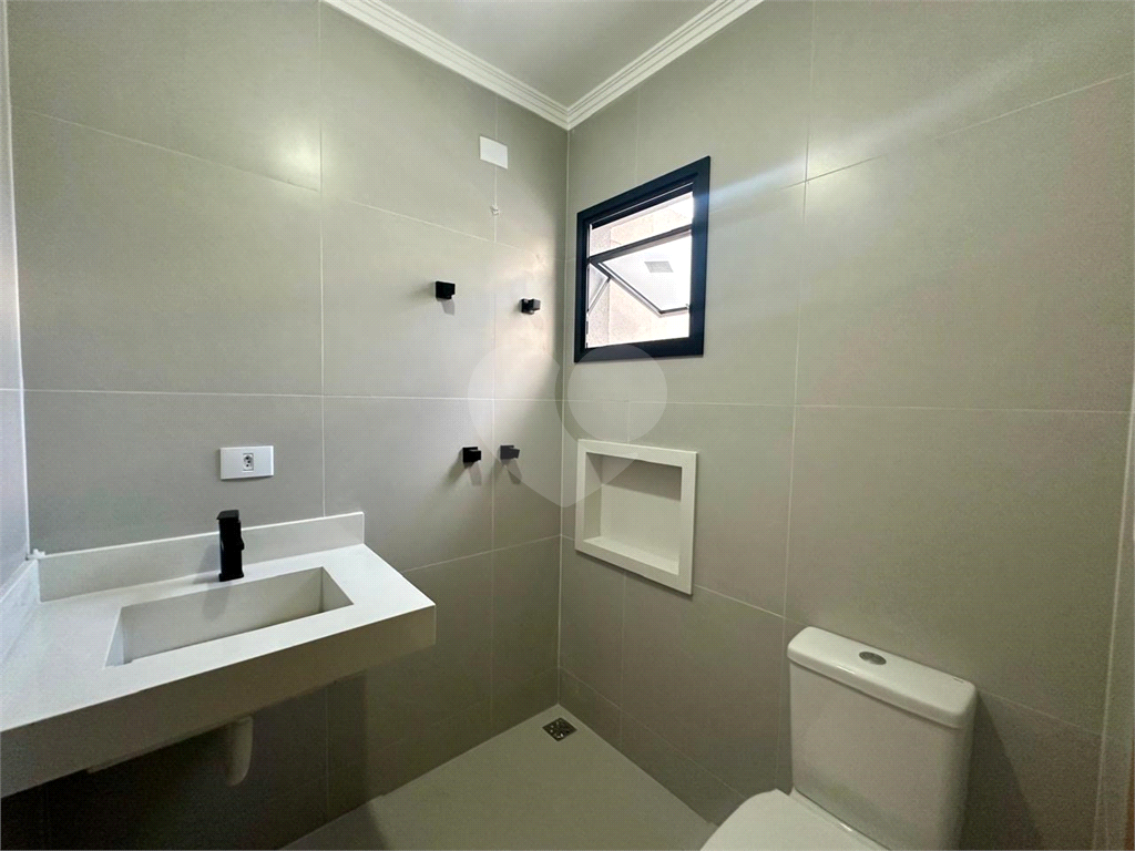 Sobrado recém construído com plantão - Santa Teresinha - 3 quartos 2 vagas