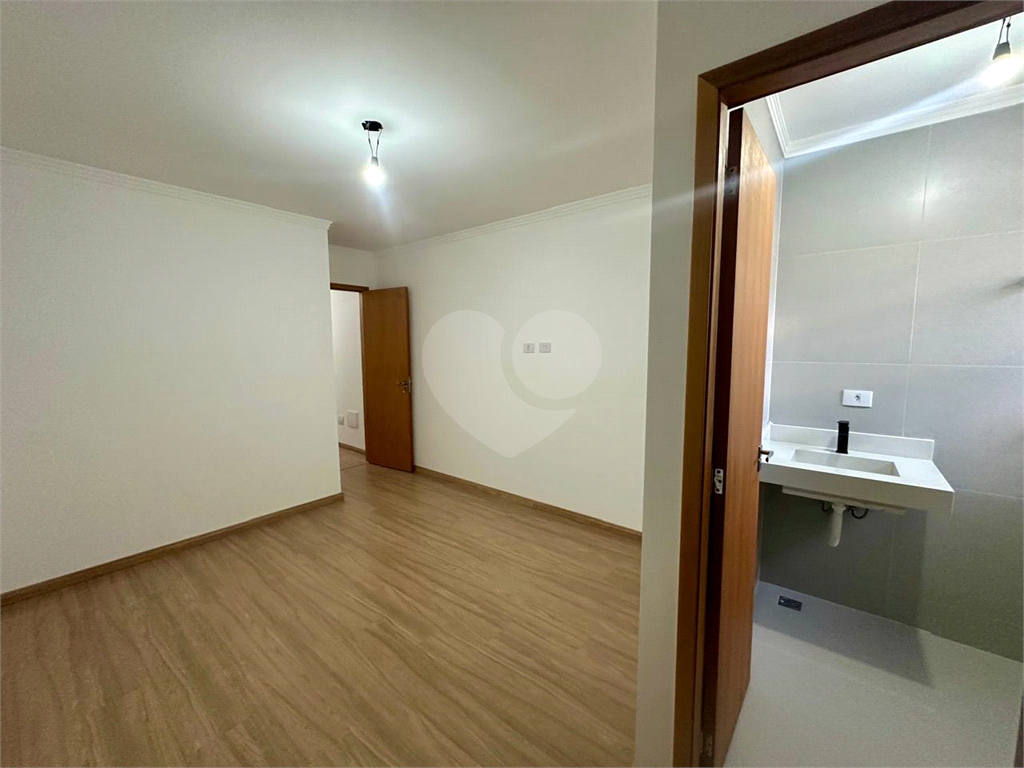 Sobrado recém construído com plantão - Santa Teresinha - 3 quartos 2 vagas