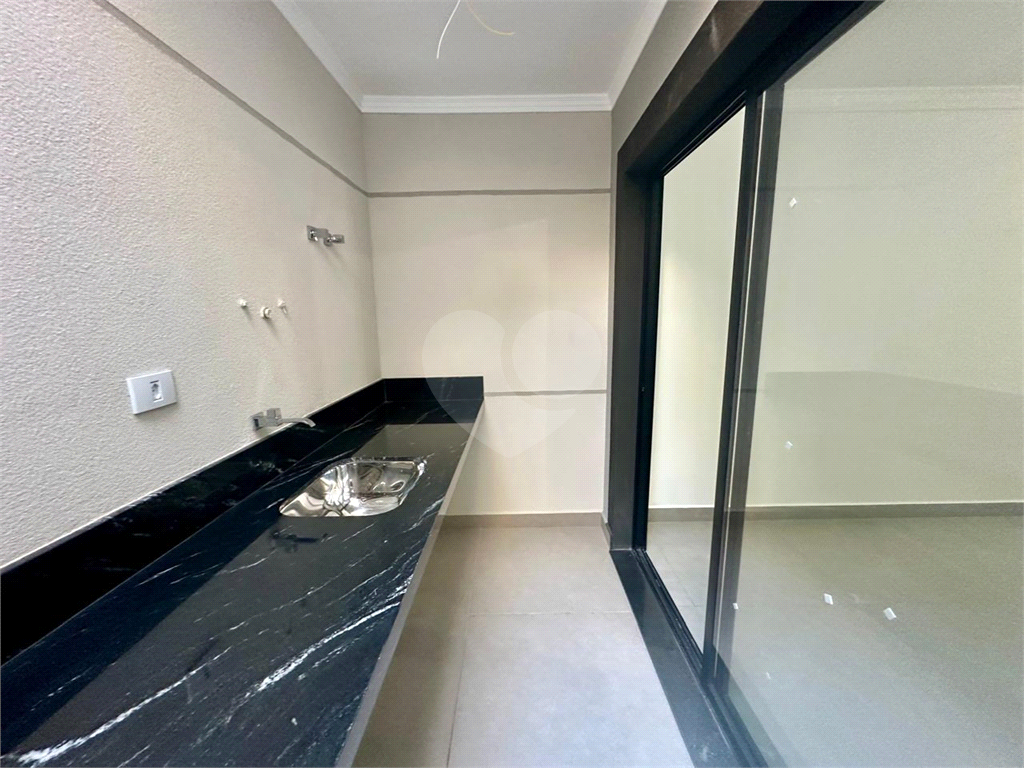 Sobrado recém construído com plantão - Santa Teresinha - 3 quartos 2 vagas