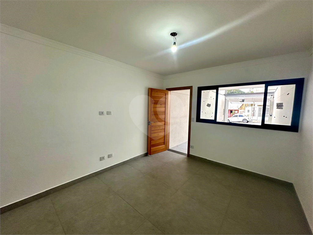 Sobrado recém construído com plantão - Santa Teresinha - 3 quartos 2 vagas