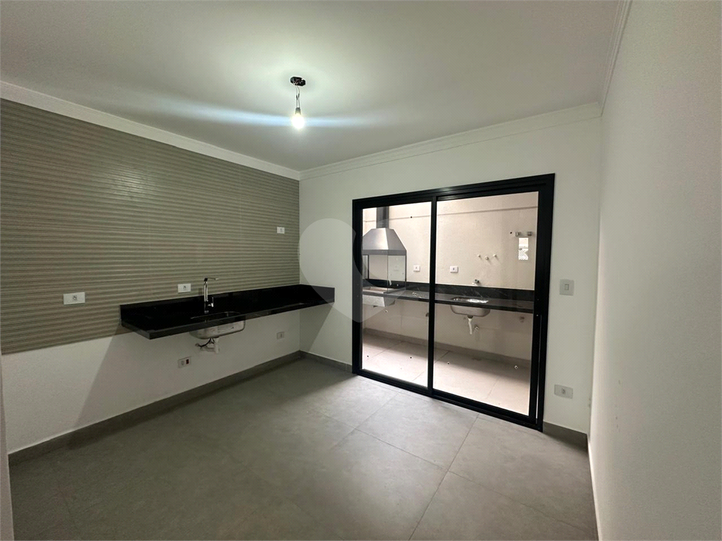 Sobrado recém construído com plantão - Santa Teresinha - 3 quartos 2 vagas