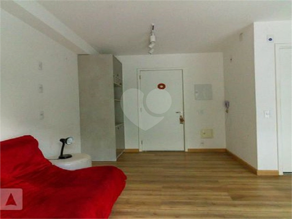 Apartamento com 35m 1 dorm 1 suite varanda sala cozinha banheiro e 1 vaga de garagem