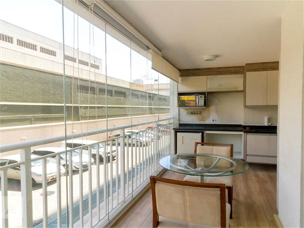 Apartamento com 35m 1 dorm 1 suite varanda sala cozinha banheiro e 1 vaga de garagem