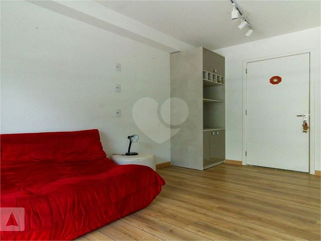 Apartamento com 35m 1 dorm 1 suite varanda sala cozinha banheiro e 1 vaga de garagem