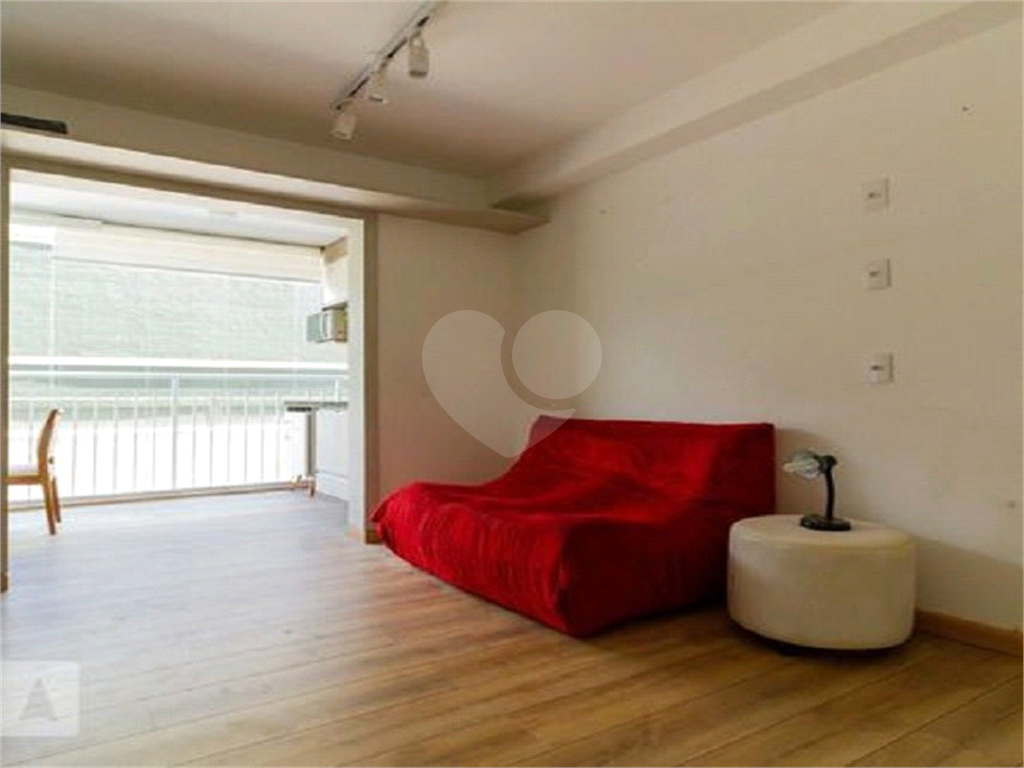 Apartamento com 35m 1 dorm 1 suite varanda sala cozinha banheiro e 1 vaga de garagem