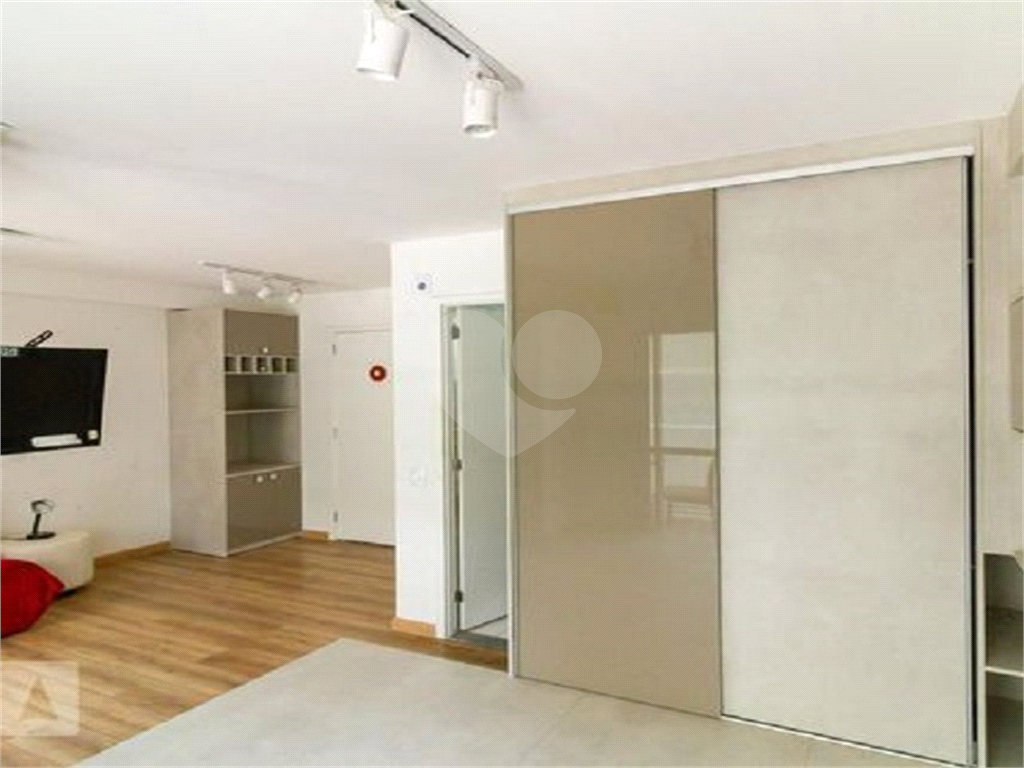 Apartamento com 35m 1 dorm 1 suite varanda sala cozinha banheiro e 1 vaga de garagem
