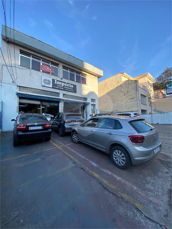 Predio comercial a venda e locação, 474m2, Fachada ativa com vagas, estacionamento. Água Fria