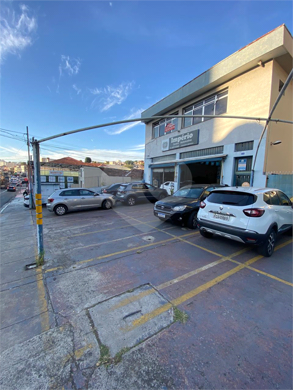 Predio comercial a venda e locação, 474m2, Fachada ativa com vagas, estacionamento. Água Fria