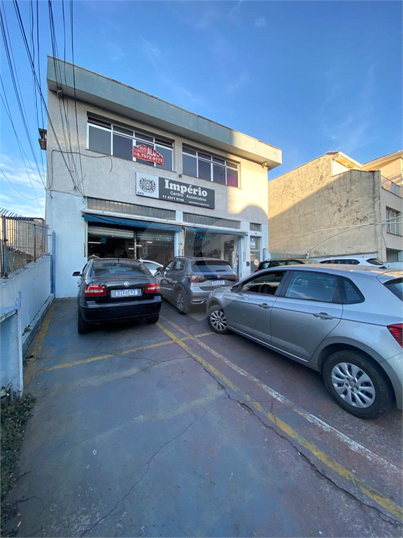 Predio comercial a venda e locação, 474m2, Fachada ativa com vagas, estacionamento. Água Fria