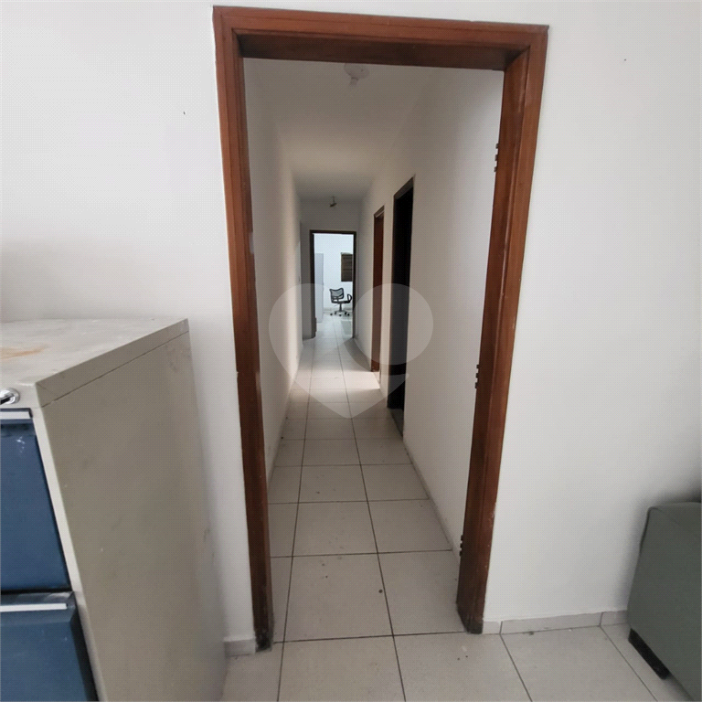 Casa sobrado a venda no Bairro Campo Grande.