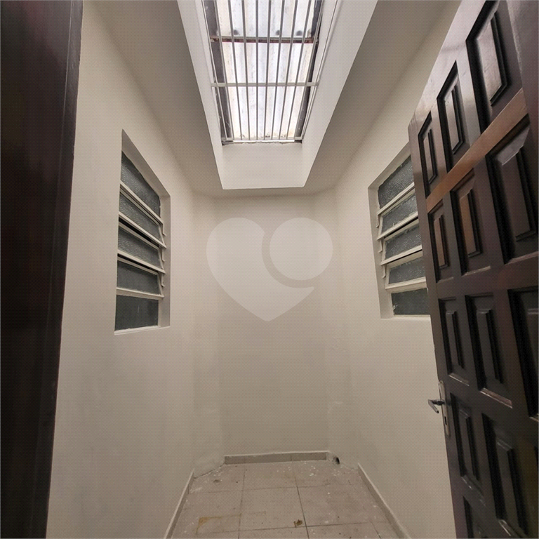 Casa sobrado a venda no Bairro Campo Grande.