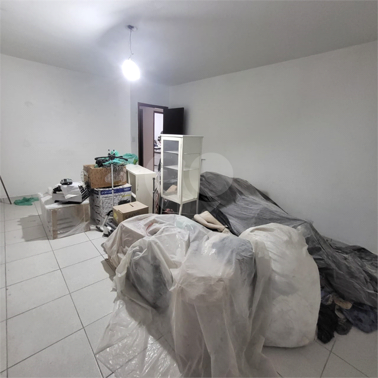 Casa sobrado a venda no Bairro Campo Grande.