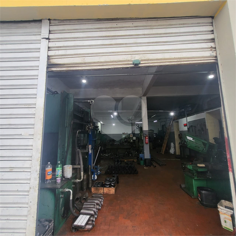Casa sobrado a venda no Bairro Campo Grande.