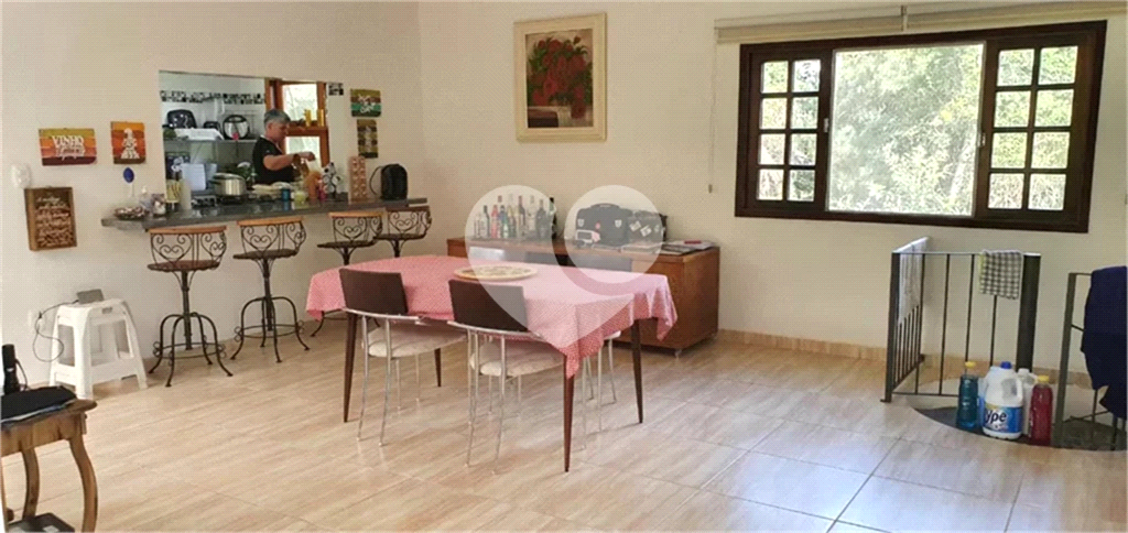 Casa de Condomínio à venda com 3 quartos, 1800m² - Foto 4