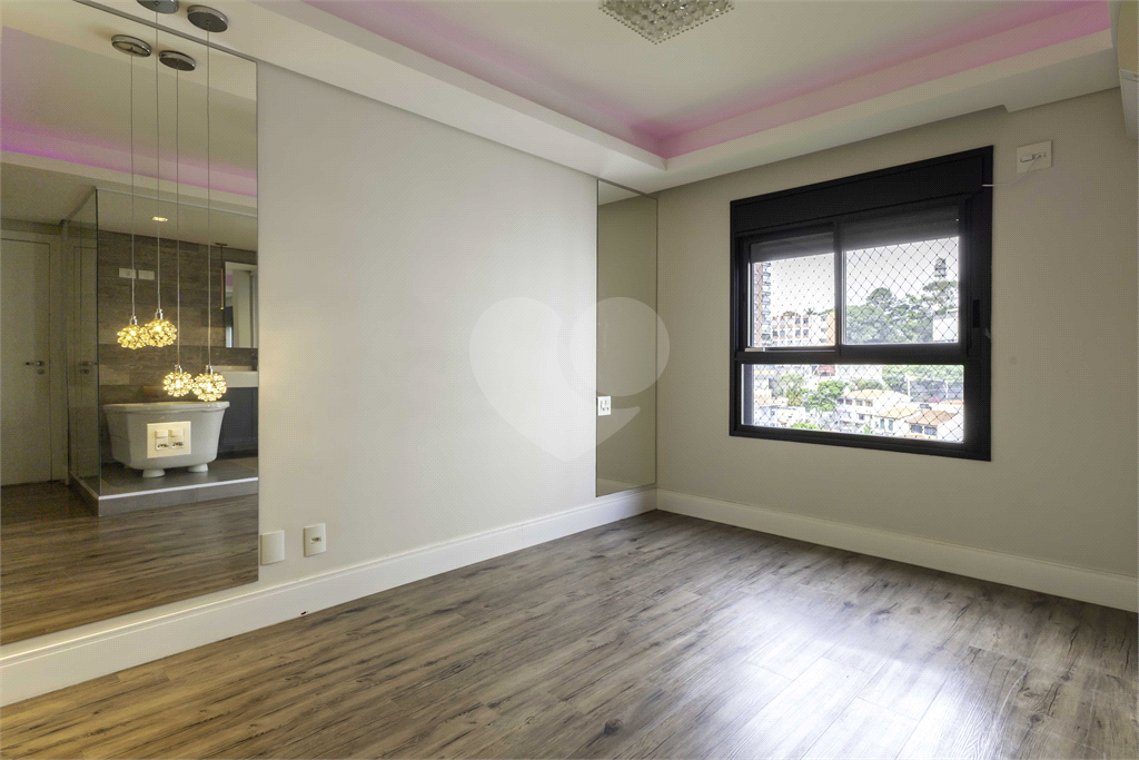 Cobertura impecável em rua tranquila e vista maravilhosa para o Parque Villa Lobos!