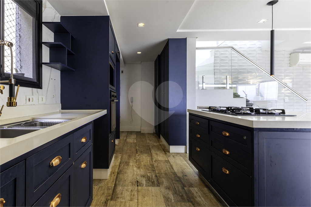 Cobertura impecável em rua tranquila e vista maravilhosa para o Parque Villa Lobos!